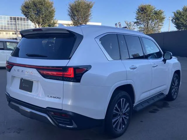 Toyota LEXUS LX600 ベースグレード photo 4