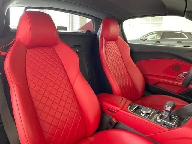 Audi AUDI R8 Spyder V10パフォマンス5．2FSIクワSトロ photo 4