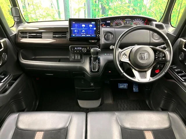 Honda N BOX CUSTOM G　Lターボ　ホンダセンシング photo 2