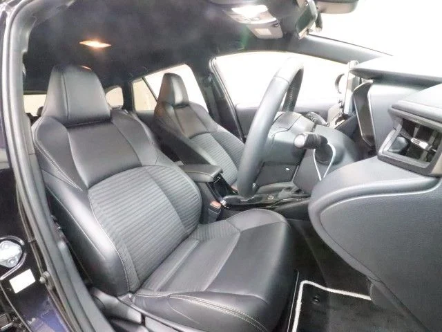 Toyota COROLLA TOURING HYBRID W×B photo 4