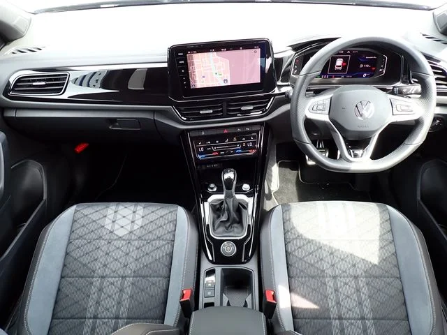 Volkswagen VOLKSWAGEN T-Roc TDI　4M　Rライン　ブラックスタイル photo 2