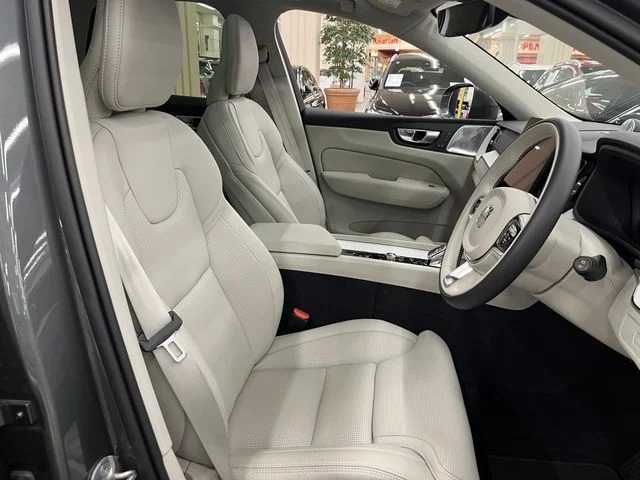 Volvo VOLVO XC60 ウルトラ　B5　AWD photo 4