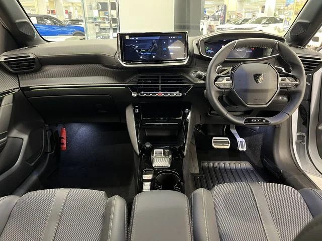 Peugeot PEUGEOT 208 GT　ハイブリッド photo 2