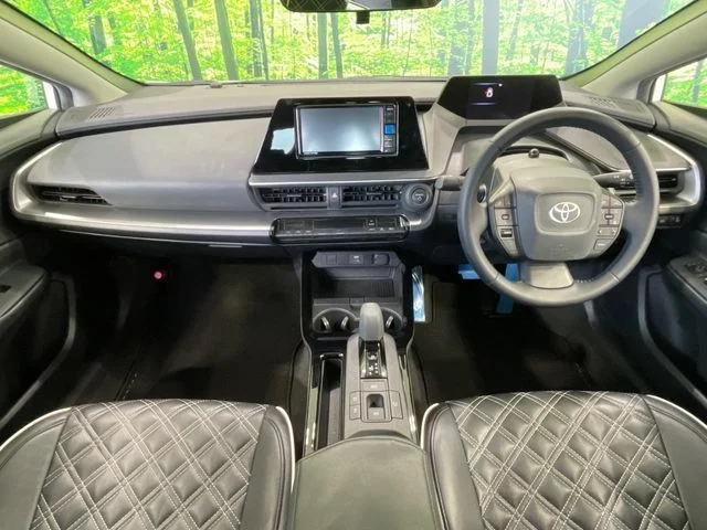 Toyota PRIUS X photo 2