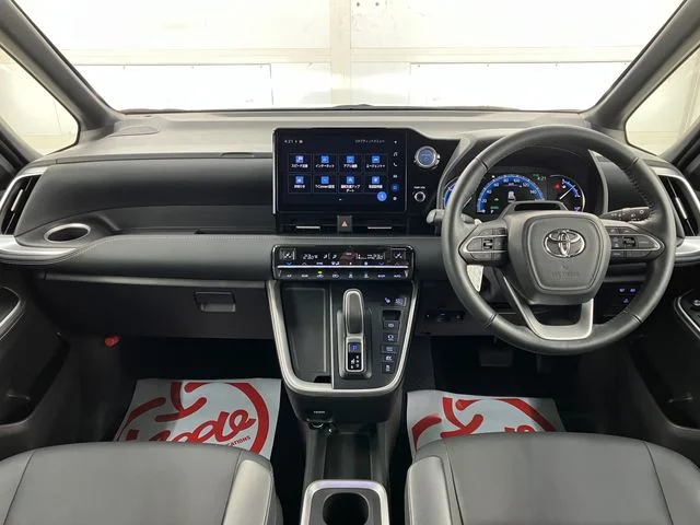 Toyota NOAH HYBRID 4WD S−Z photo 4