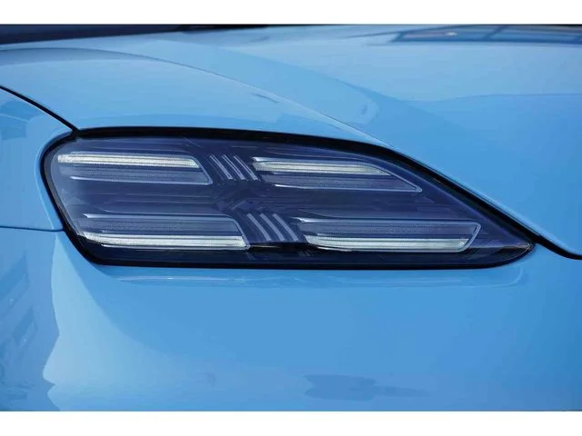 Porsche PORSCHE Macan Electric 4 photo 2
