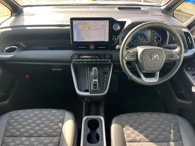 Toyota VOXY HYBRID ハイブリッド　S−Z photo 2