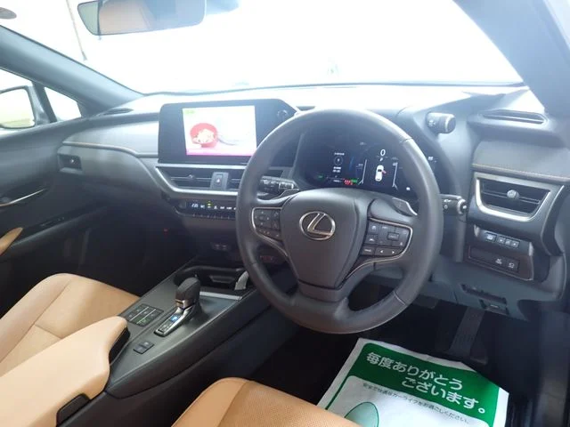 Toyota LEXUS UX300h バージョンL photo 2