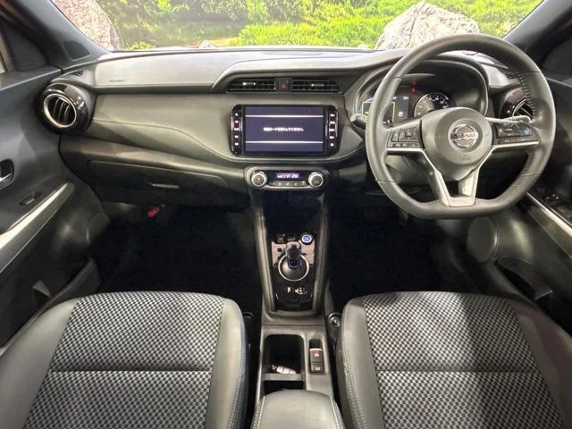 Nissan KICKS X photo 2