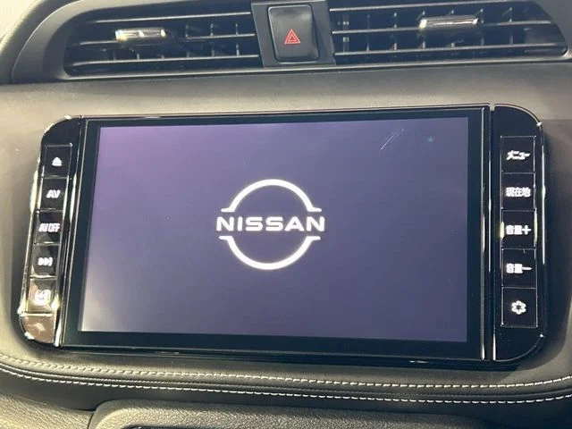 Nissan KICKS X photo 4