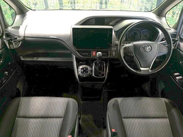 Toyota VOXY ZS　煌2 photo 2