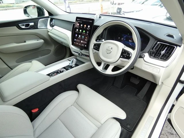 Volvo VOLVO XC60 ウルトラ　T6　AWD　PHEV photo 3