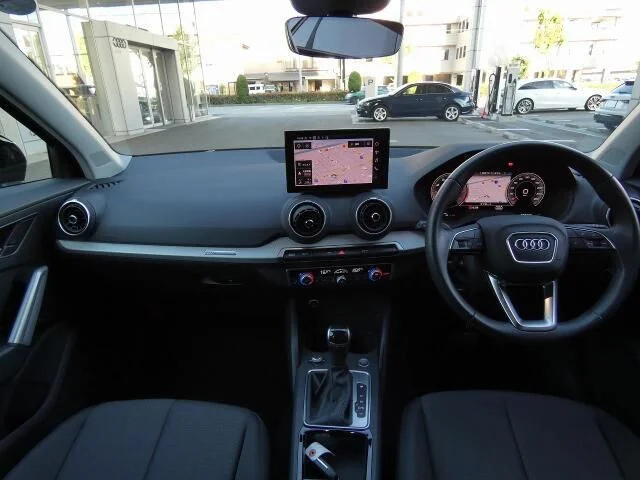 Audi AUDI Q2 35　TFSI　アドバンスド photo 2