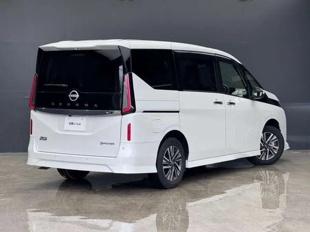 Nissan SERENA WG e−POWER　ハイウェイスター　V photo 2
