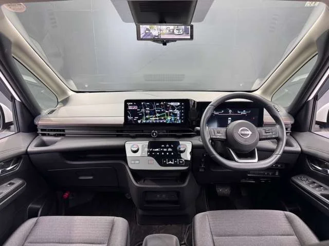 Nissan SERENA WG e−POWER　ハイウェイスター　V photo 3
