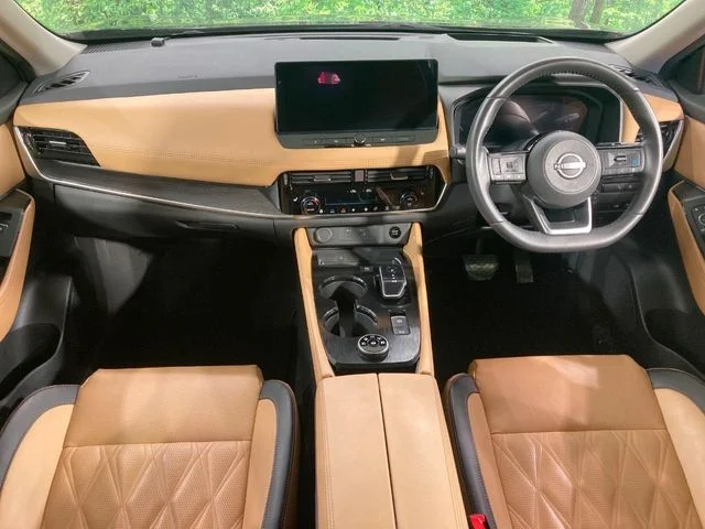 Nissan X-TRAIL HYBRID 4WD G　e−4ORCE photo 2