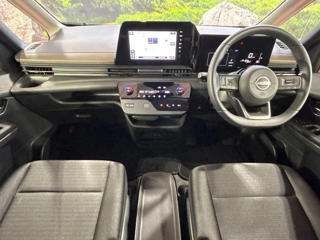 Nissan SERENA WG e−POWER　ハイウェイスター　V photo 2