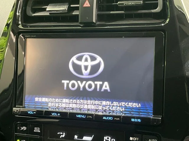 Toyota PRIUS A photo 3