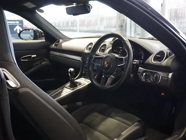 Porsche PORSCHE 718CAYMAN ベースグレード photo 2