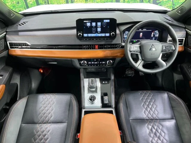 Mitsubishi OUTLANDER PHEV P photo 2