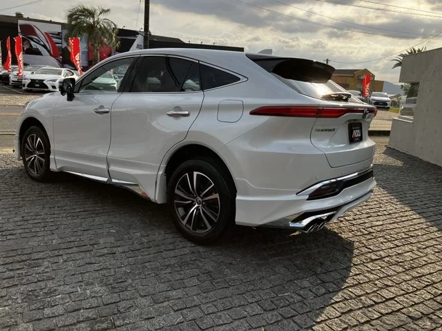 Toyota HARRIER HYBRID G photo 4
