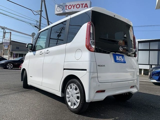 Nissan ROOX X photo 2