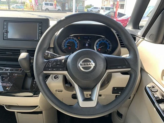 Nissan ROOX X photo 4