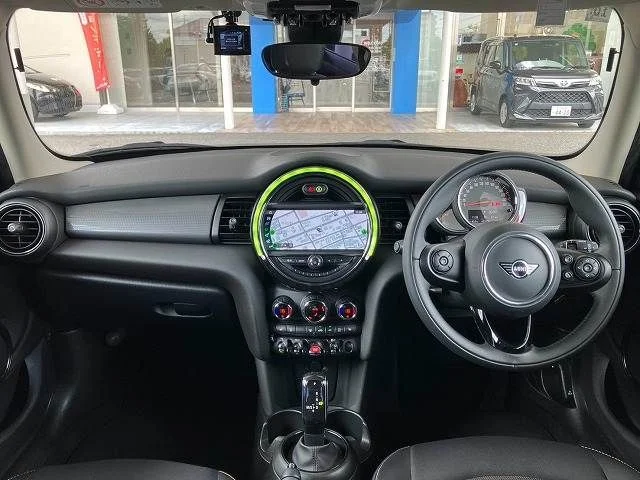Bmw MINI COOPER D 5DOOR ベースグレード photo 2