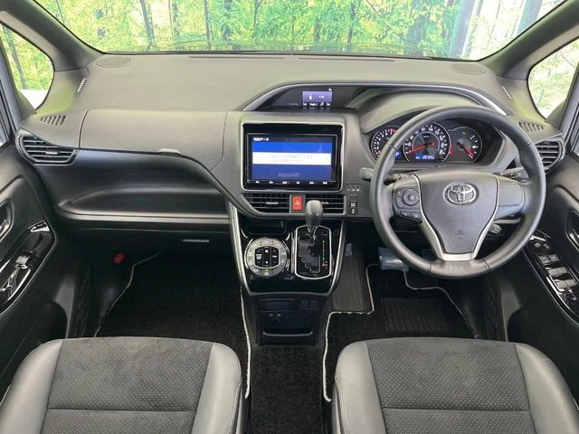 Toyota VOXY ZS　煌3 photo 3