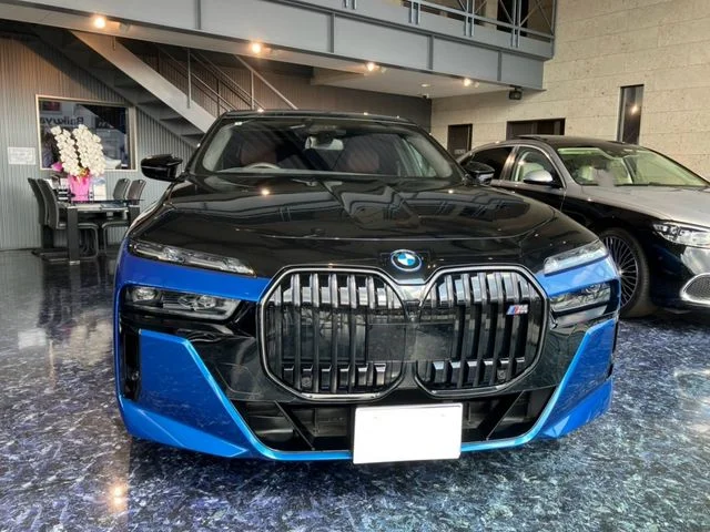 Bmw BMW i7 M70　xDrive photo 2