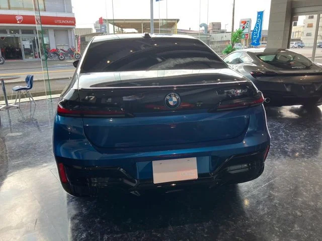 Bmw BMW i7 M70　xDrive photo 3