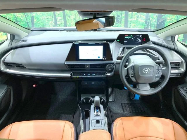 Toyota PRIUS X photo 2