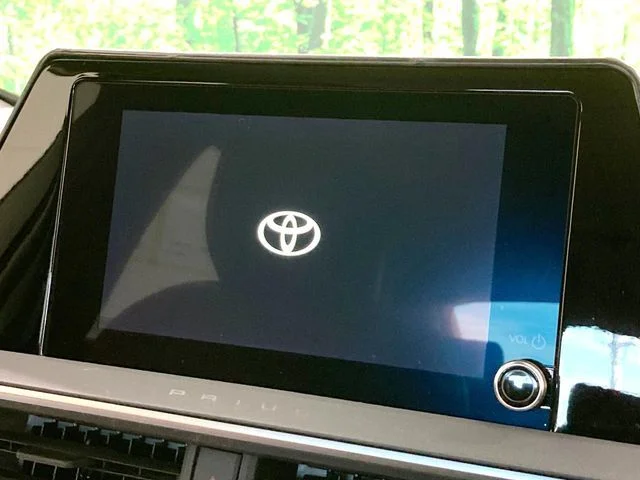 Toyota PRIUS X photo 3