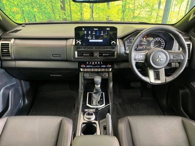 Mitsubishi TRITON GSR photo 2