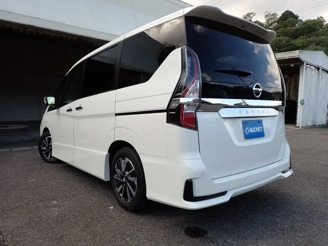 Nissan SERENA S-HYBRID ハイウェイスター　V photo 3