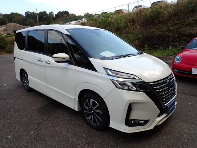 Nissan SERENA S-HYBRID ハイウェイスター　V photo 4