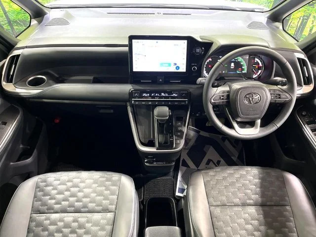 Toyota VOXY S−Z photo 2
