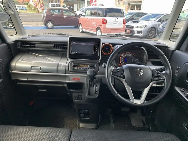 Suzuki Spacia GEAR ハイブリッドXZ photo 3