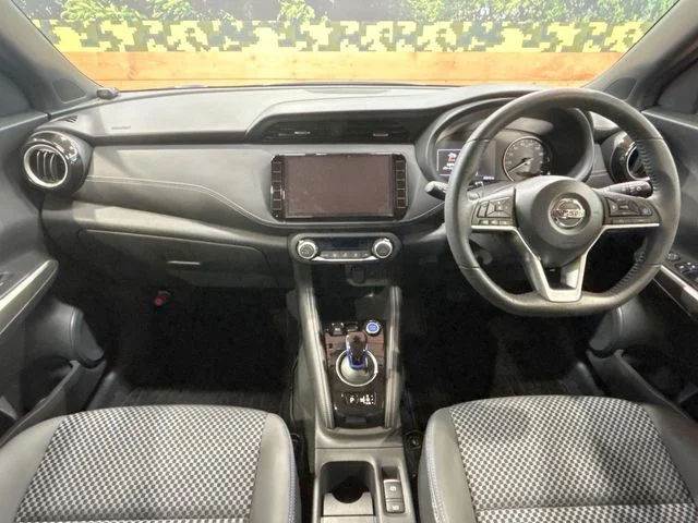 Nissan KICKS X photo 2