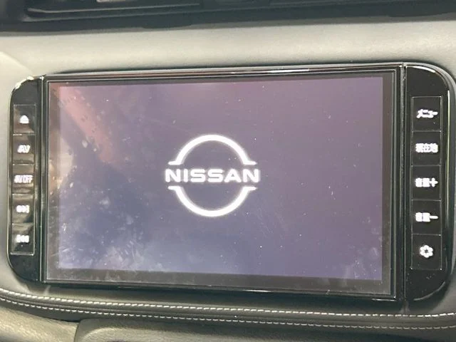 Nissan KICKS X photo 3