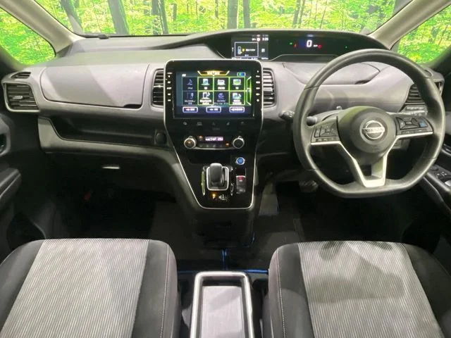 Nissan SERENA WG e−POWER　ハイウェイスター　V photo 2