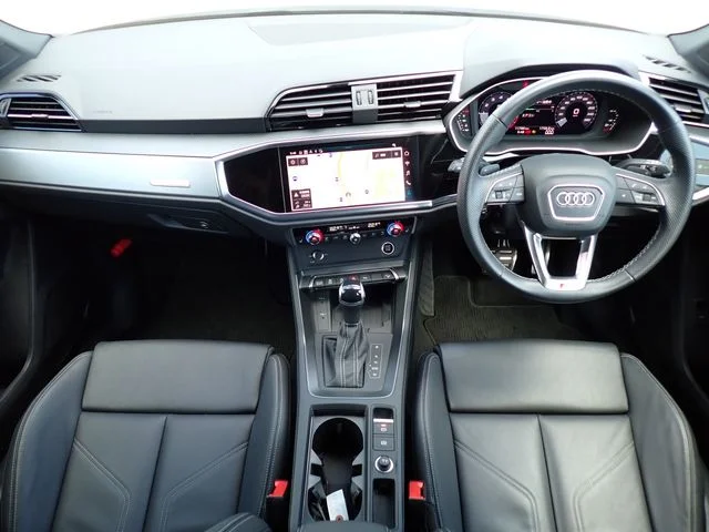 Audi AUDI Q3 SPORTBACK ダイナミックエディション photo 2