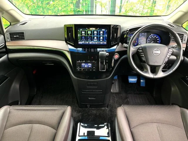 Nissan ELGRAND 250ハイウェイスターS photo 2
