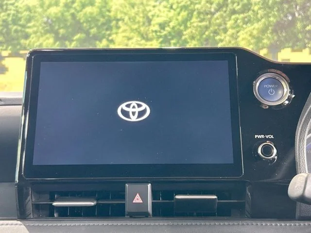 Toyota VOXY HYBRID S−Z photo 4