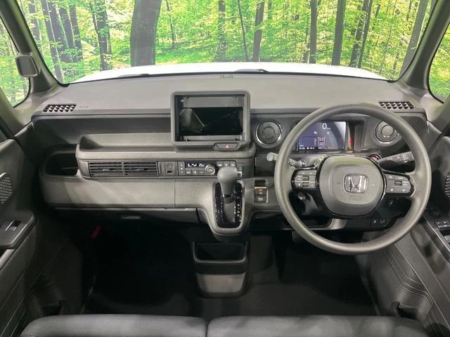 Honda N BOX CUSTOM 4WD ベースグレード photo 2
