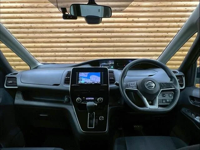Nissan SERENA S-HYBRID X photo 3