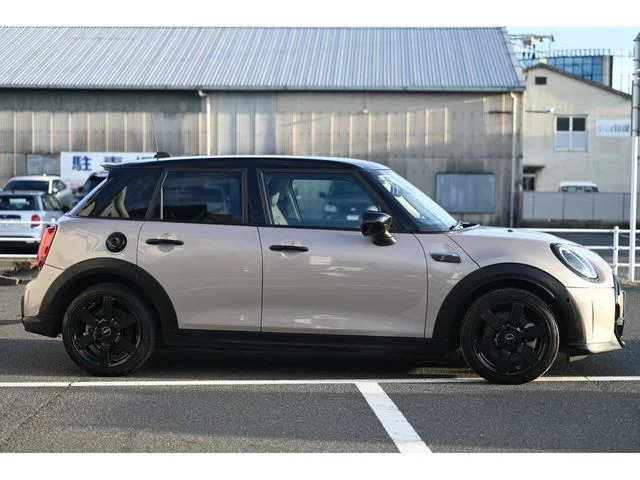 Bmw MINI COOPER S 5DOOR プレミアムプラスライン photo 3
