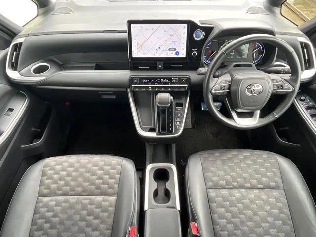 Toyota VOXY HYBRID S−Z photo 2