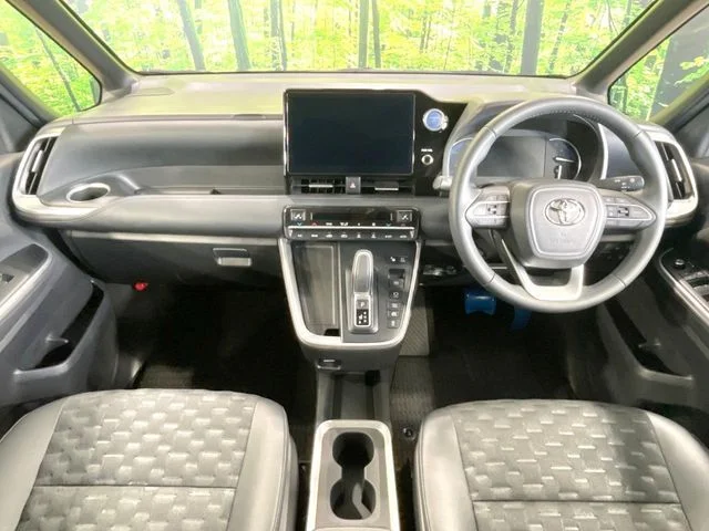 Toyota VOXY HYBRID ハイブリッド　S−Z photo 2