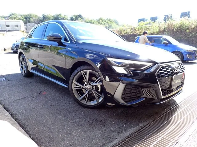 Audi AUDI A3 SPORTBACK 30　TFSI　Sライン 2023